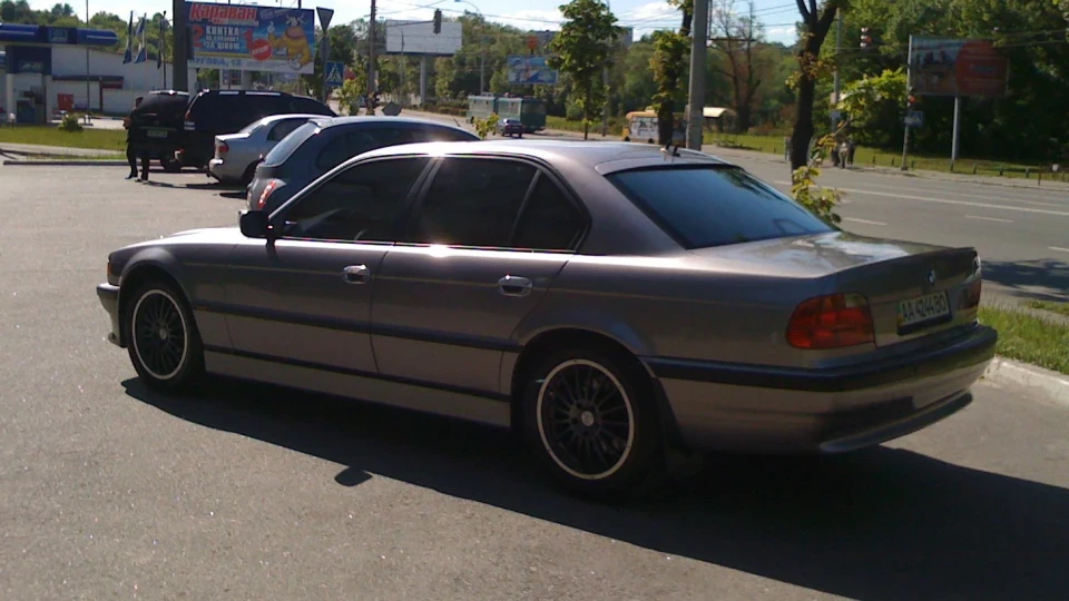 BMW 7 series 2