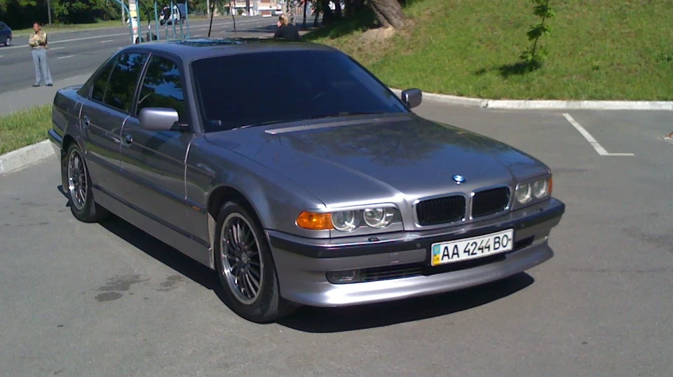 BMW 7 series 3