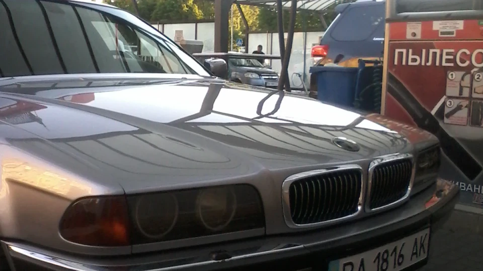 BMW 7 series 2
