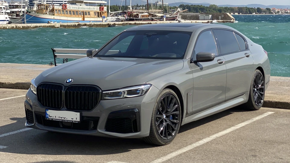 BMW 7 series 2