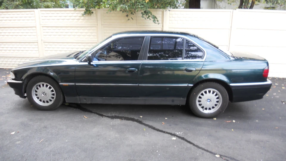 BMW 7 series 2