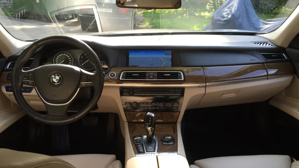 BMW 7 series 2
