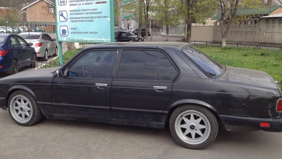 BMW 7 series 1st FlagShip USAspec 3