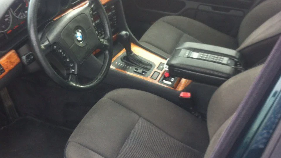 BMW 7 series 3.0 бенз 4