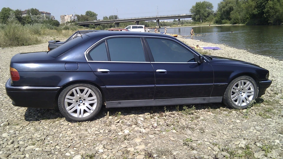 BMW 7 series 3.0 i 2