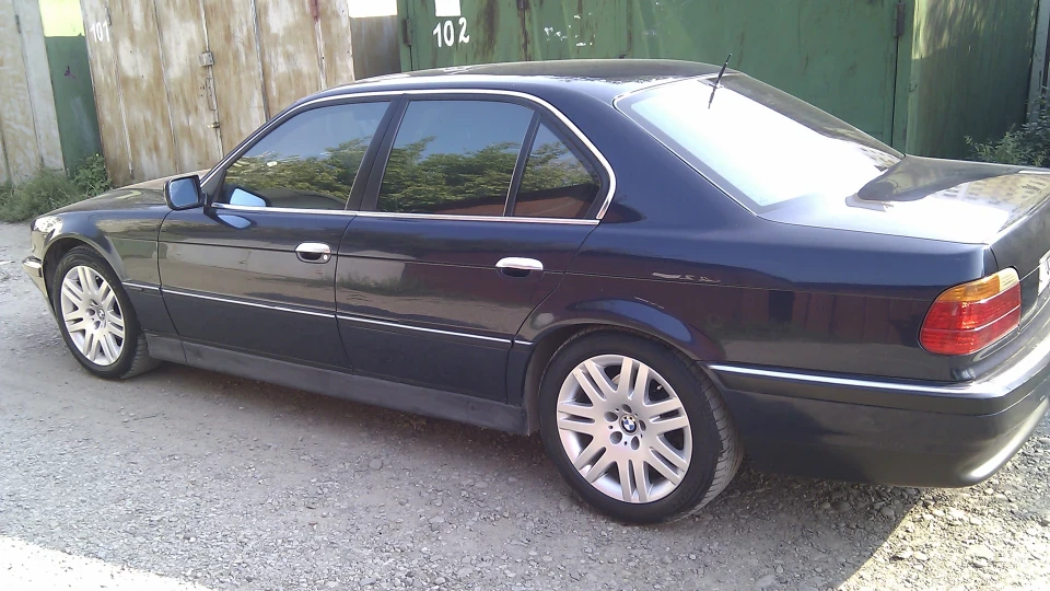 BMW 7 series 3.0 i 3