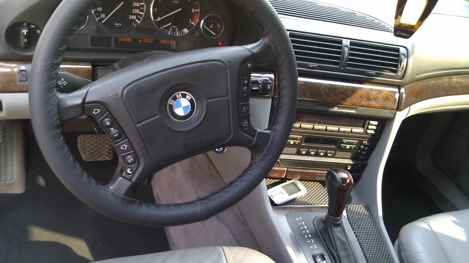 BMW 7 series 3.0 i 4