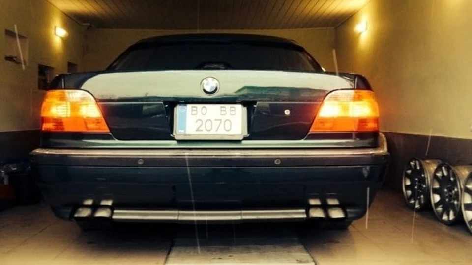 BMW 7 series 3.0-Тепер Новий Перегляд. 3