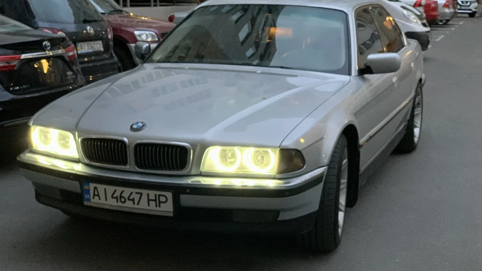 BMW 7 series 3.5 V8