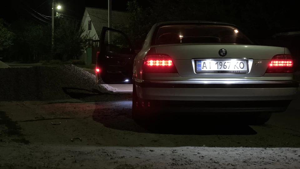 BMW 7 series 3.5 V8 3