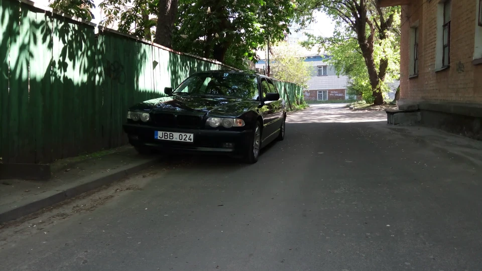 BMW 7 series 4 bi-turbo 5