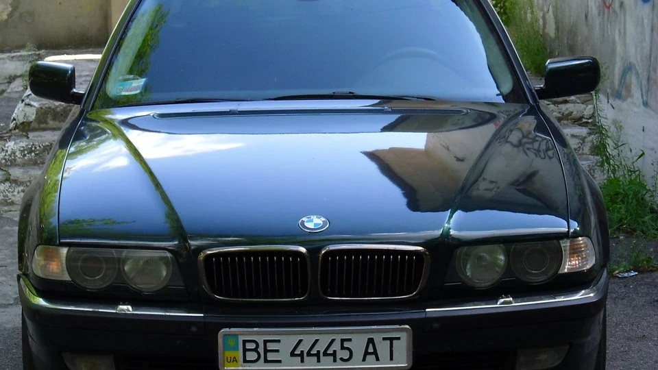 BMW 7 series 4.0 Bi- Turbo Diesel 4