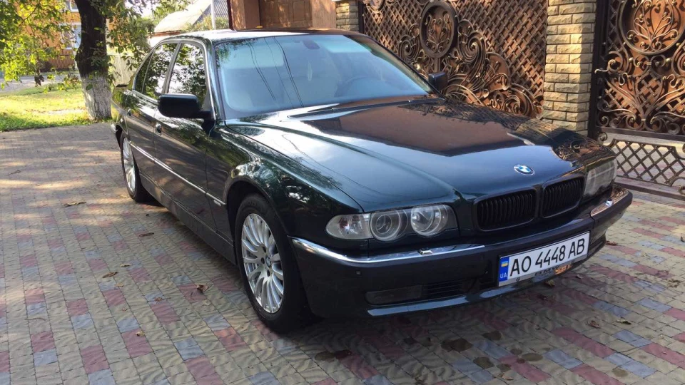 BMW 7 series 4.0 biturbo 2