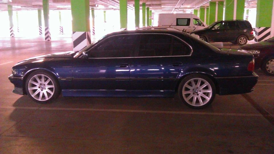 BMW 7 series 4.0 МКПП6 INDIVIDUAL
