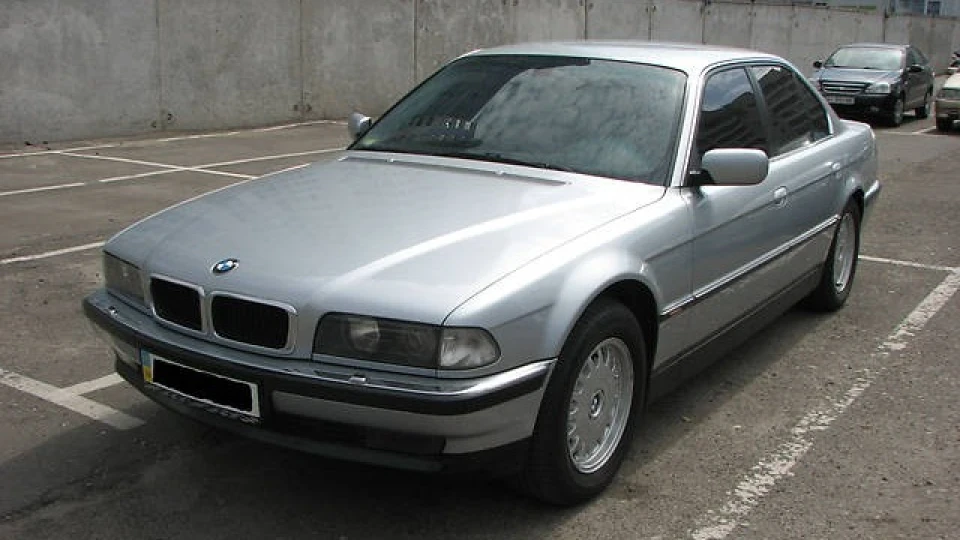 BMW 7 series 4,4 + 6МТ