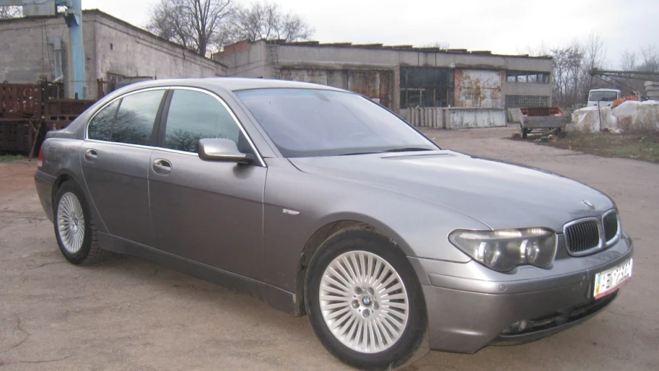 BMW 7 series 4,4 літра