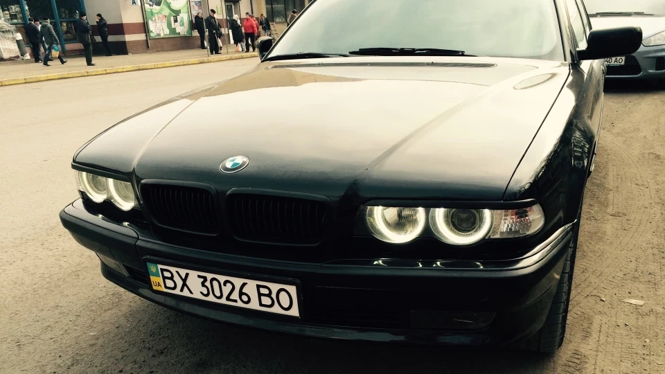 BMW 7 series 4.4 літри 4