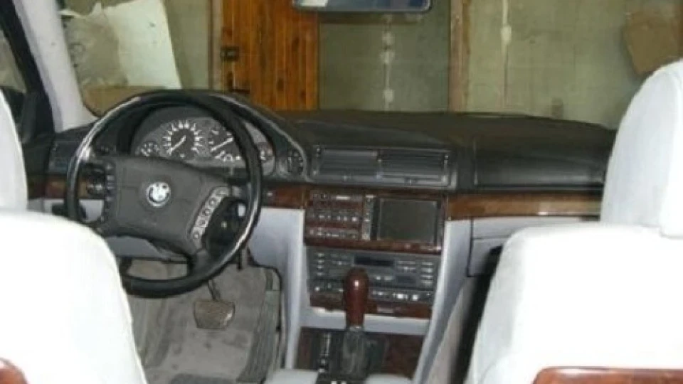 BMW 7 серії 5.0 V12 огонь 2