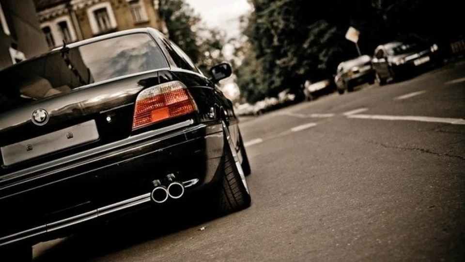 BMW 7 серії 5.0 V12 огонь 4