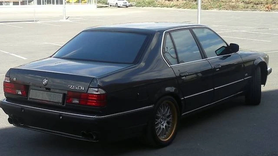 BMW 7 series 5.0 2