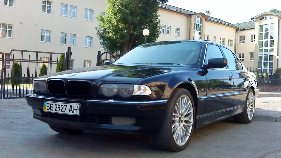 BMW 7 series 5.4 326 h.p