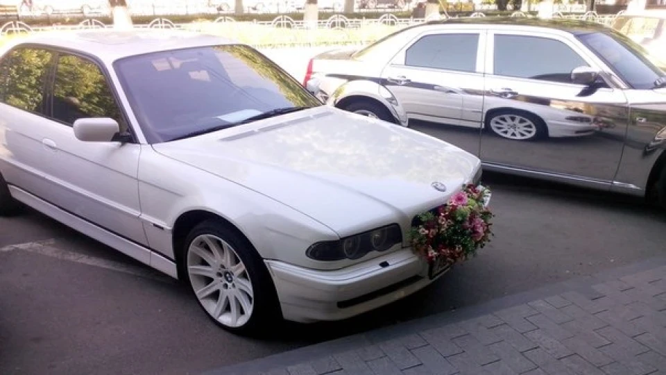 BMW 7 series 5.4 літри 4