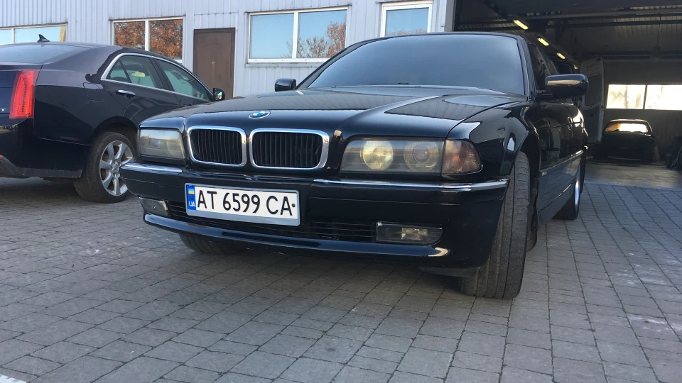 BMW 7 series 728 на ручці 2