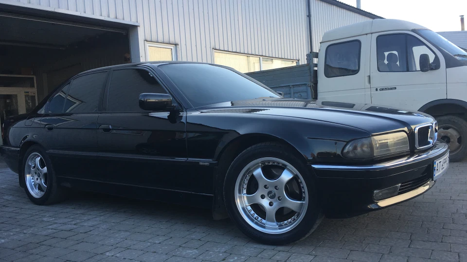 BMW 7 series 728 на ручці 3