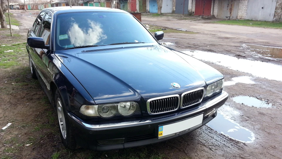 BMW 7 series 728i Individual "Löwe" 2