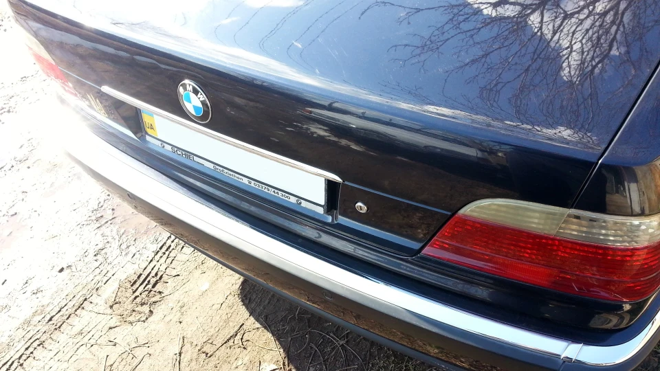 BMW 7 series 728i Individual "Löwe" 4