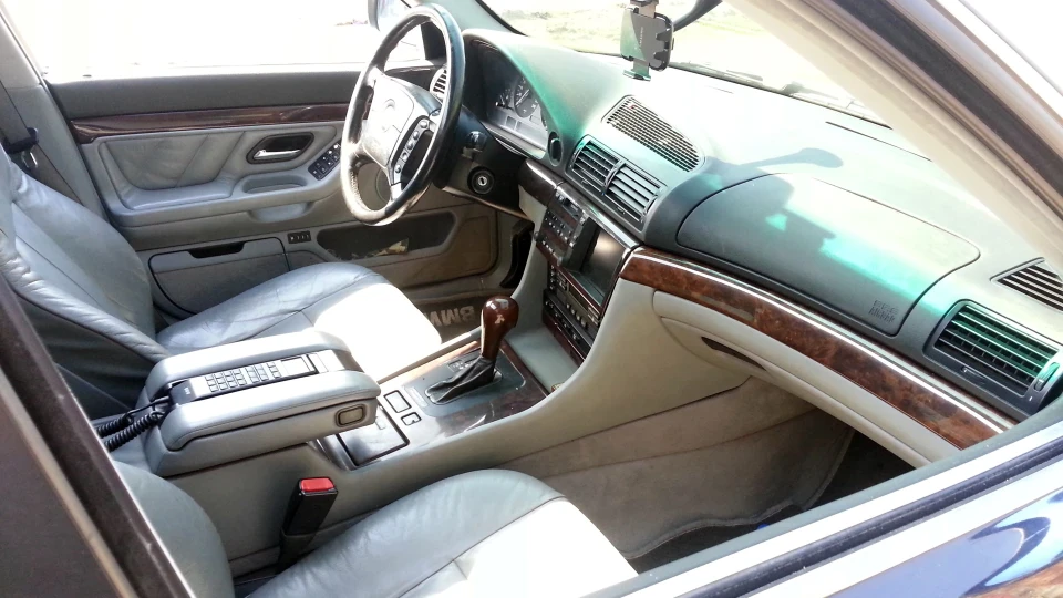 BMW 7 series 728i Individual "Löwe" 5