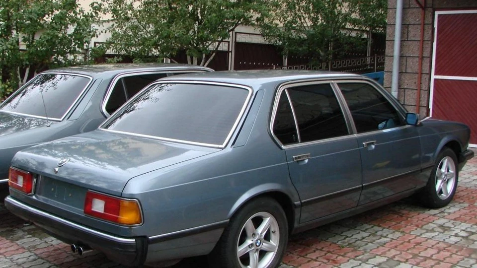 BMW 7 series 728i запам'ятаємо її такою! 3