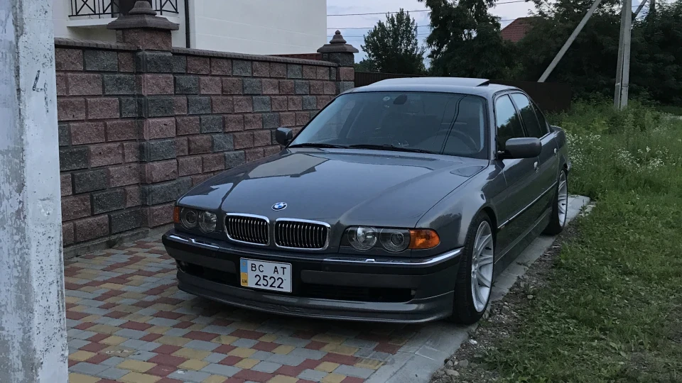 BMW 7 series 730d Stratus Metallic 3