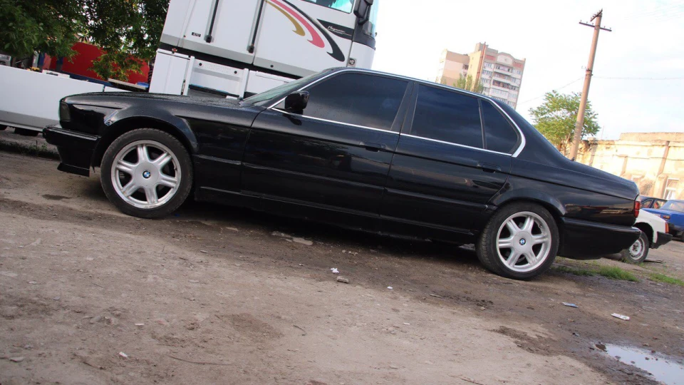 BMW 7 series 730I Black 5