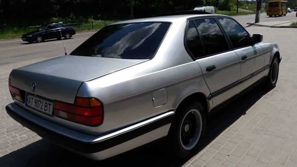 BMW 7 series 735 2