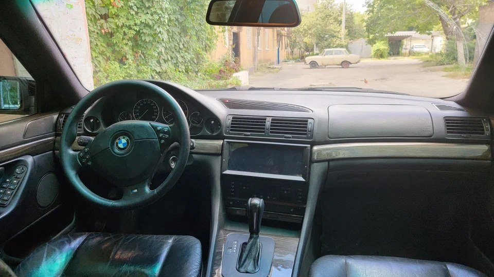 BMW 7 series 735i 5