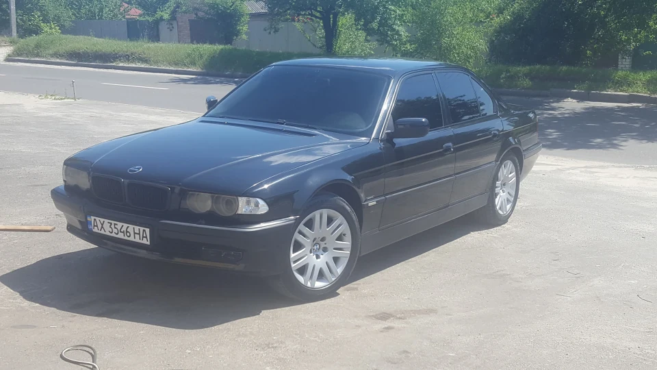 735i 12