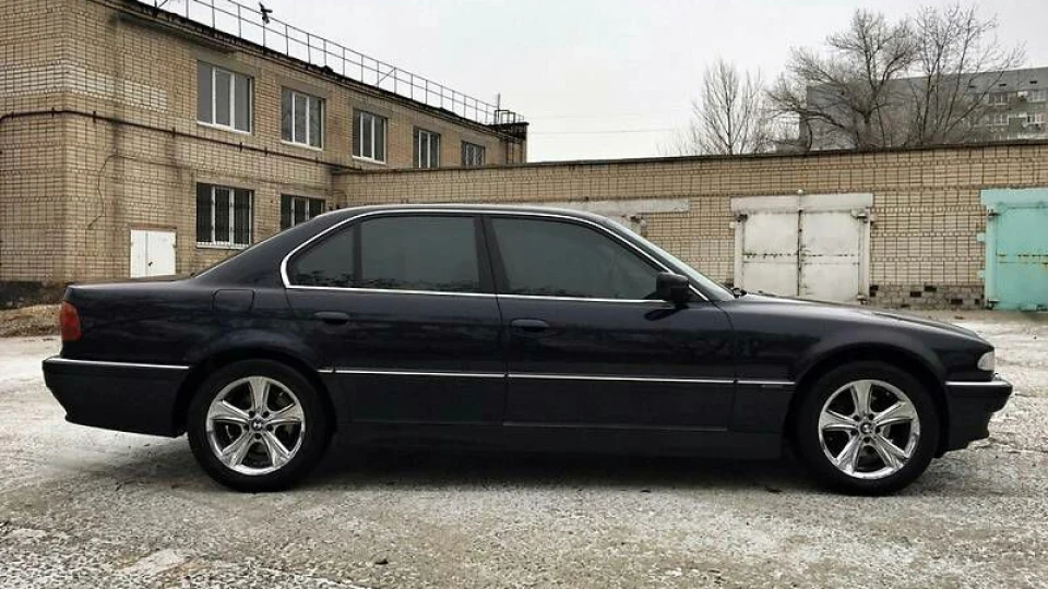 BMW 7 series 735i 3