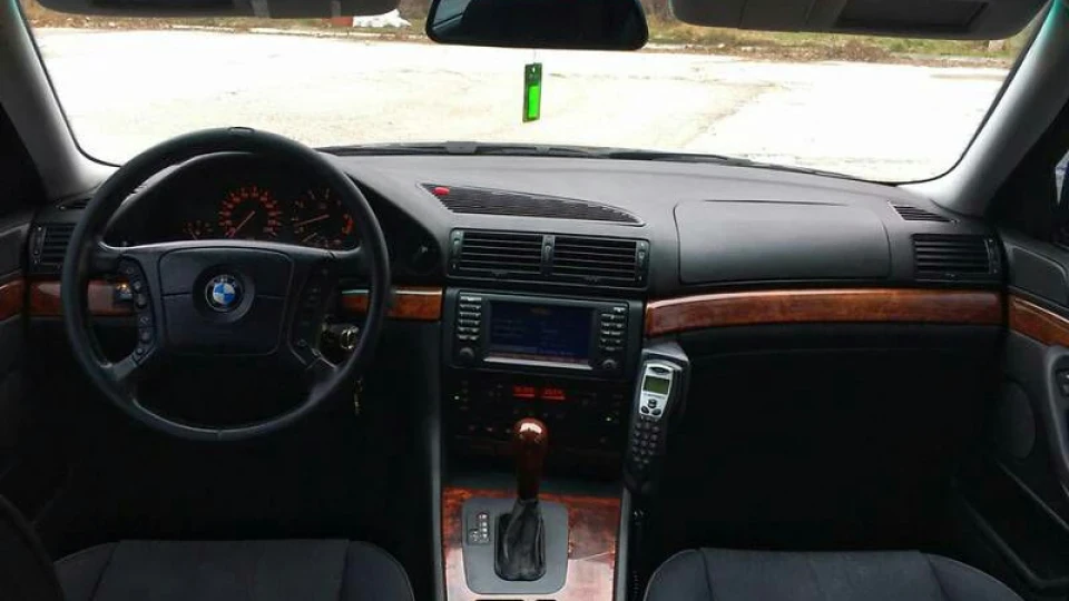 BMW 7 series 735i 4