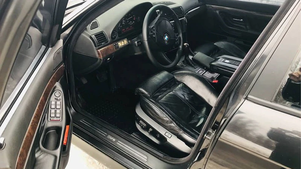 BMW 7 series 735i 5