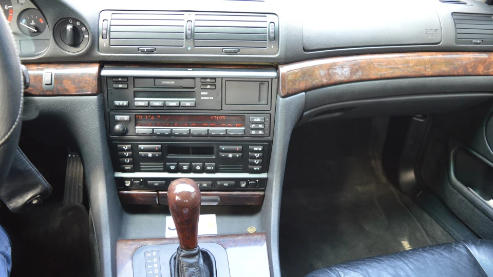 BMW 7 серії 740 Е38 М60 5