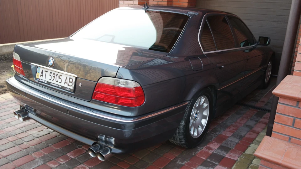 BMW 7 series 740 2