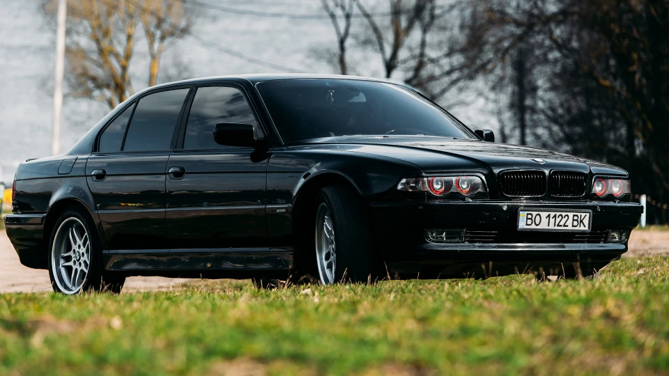 BMW 7 series 740i 4.4L black edition 3