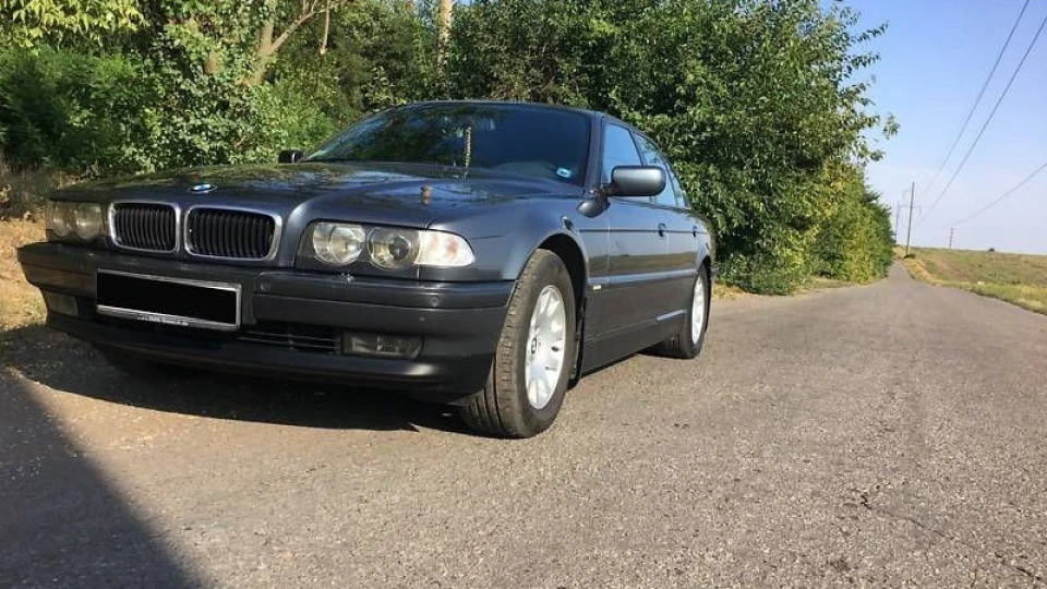 BMW 7 series 740i Antrazit metallic 2