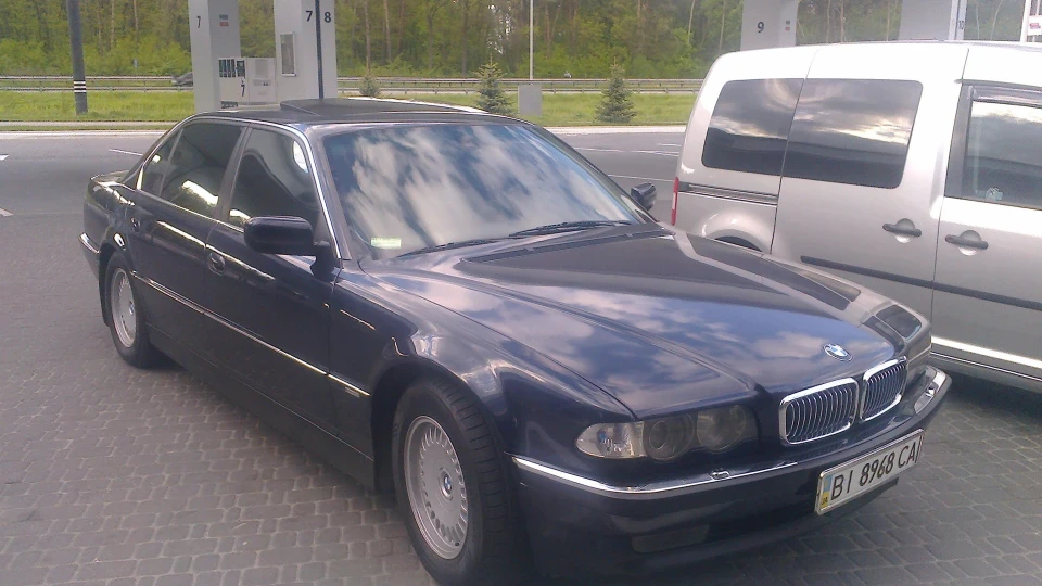 BMW 7 series 740i Long 2