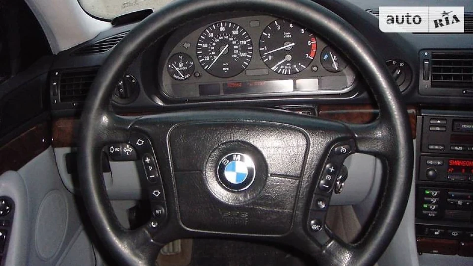 BMW 7 series 740i Long 3