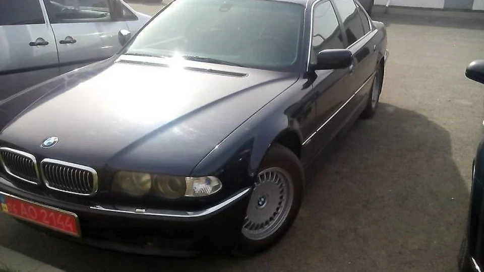 BMW 7 series 740i Long 4