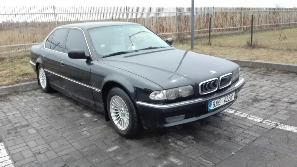 BMW 7 series 740ia e38 2