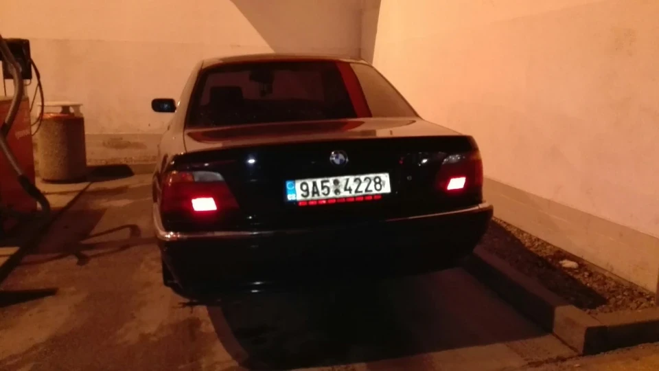 BMW 7 series 740ia e38 5