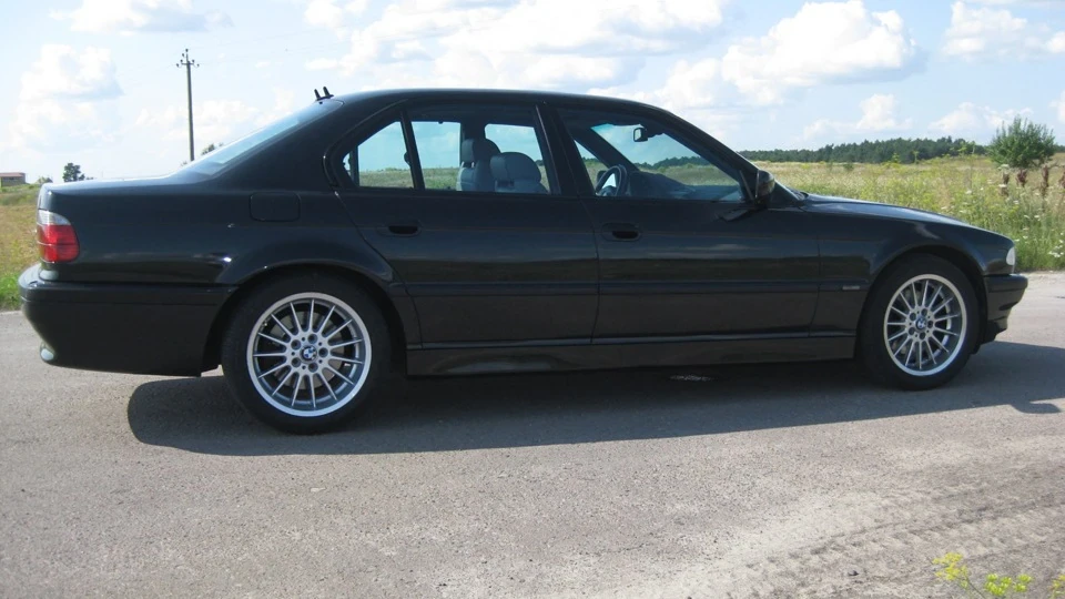 BMW 7 series 740iA Sportpaket 2